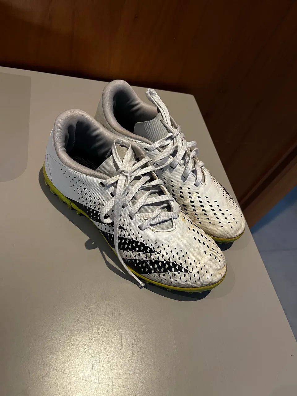 Chuteira society adidas predator branca tamanho 35  - Foto 3