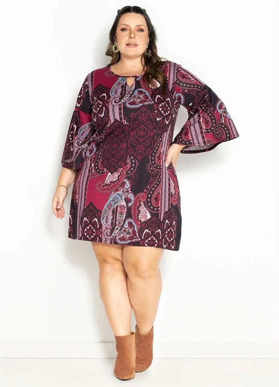 Vestido Marguerite Arabescos com Mangas Flare Plus Size - Foto 3