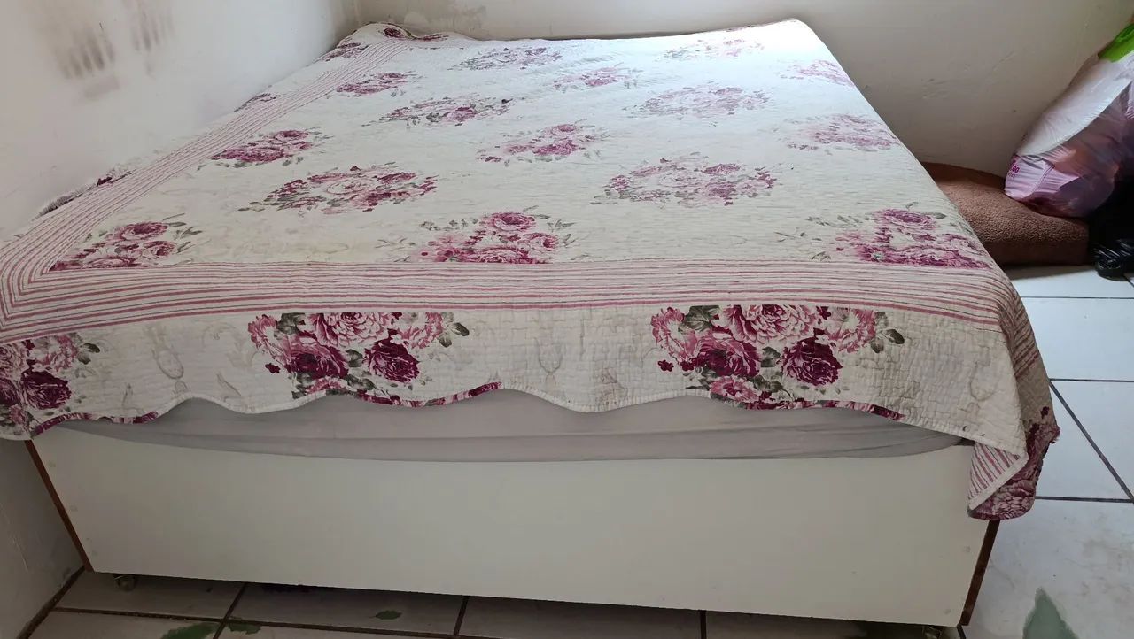 Cama colchão casal Queen  