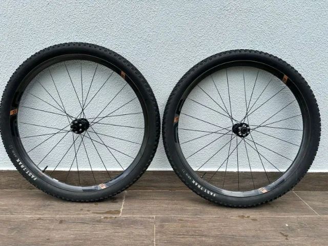 Rodas Enve M5 Carbono