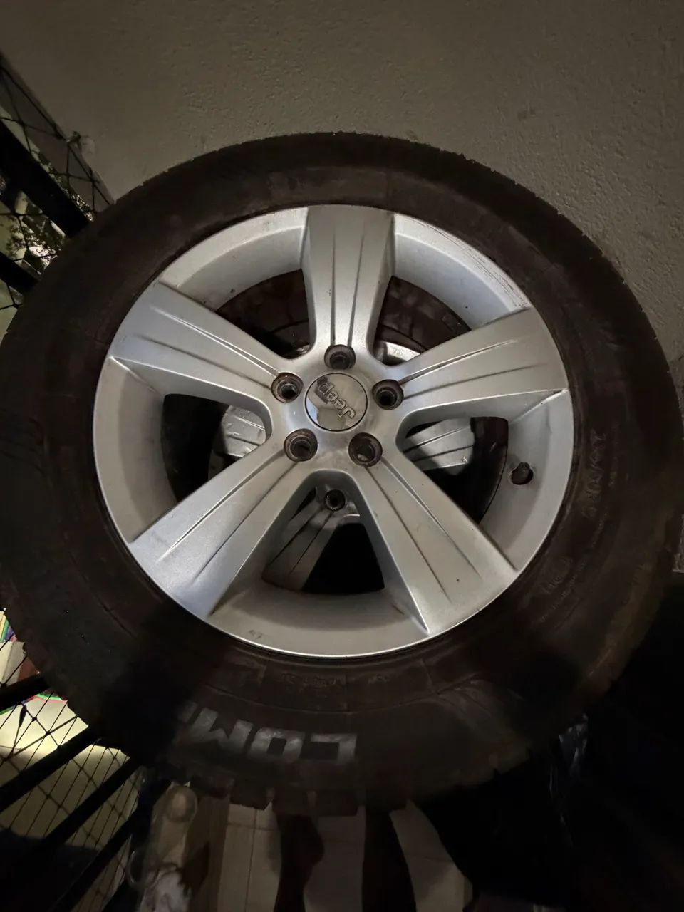 JOGO DE 4 RODAS ORIGINAIS JEEP COMPASS + PNEUS
