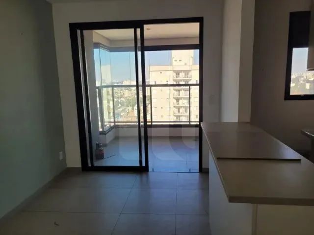 Apartamento à Venda no Vila Yara com 2 vagas