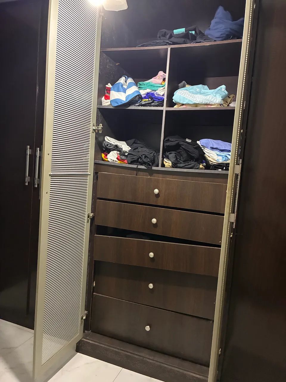 Guarda roupa 6 portas  - Foto 4