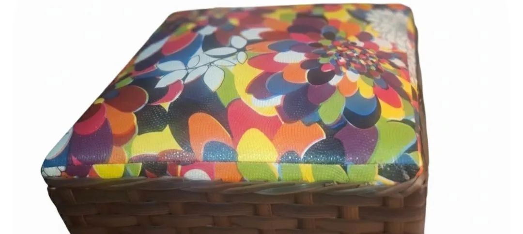 Puff rattan assento em corino novo na caixa  - Foto 3