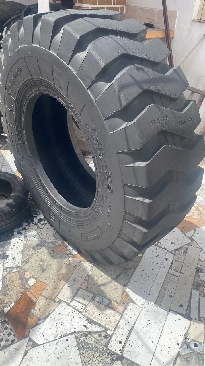Pneus 17.5-25 L3 16 lonas