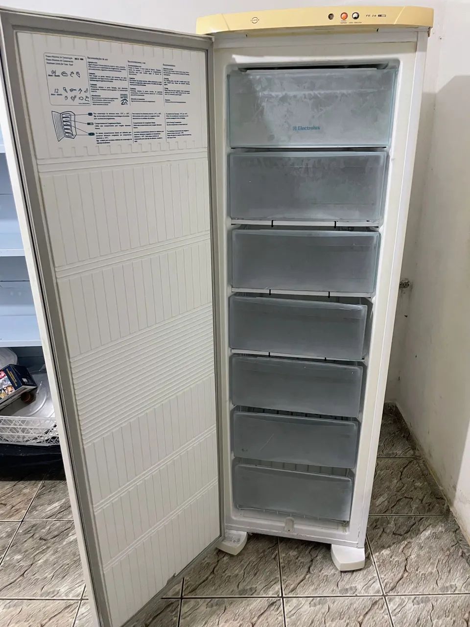Freezer vertical Eletrolux (entrego) 