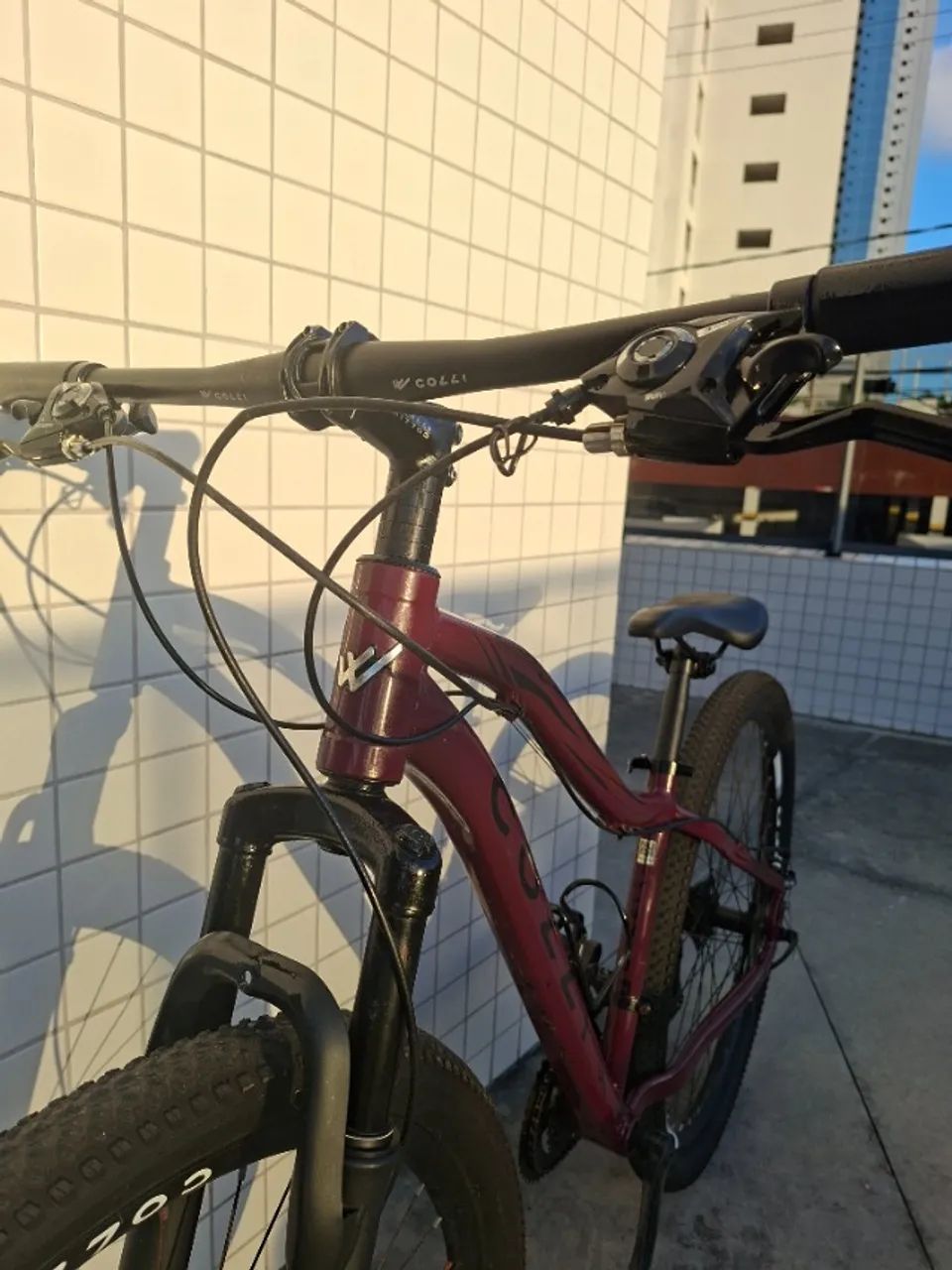 Bicicleta Colli Aro 29 - Freio a Disco e 21 Marchas (excelente Estado) - Foto 5