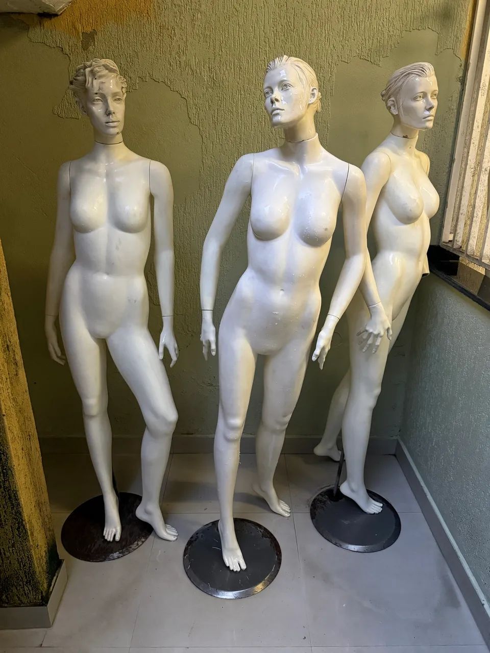 3 Manequins femininos usados - loja / vitrine