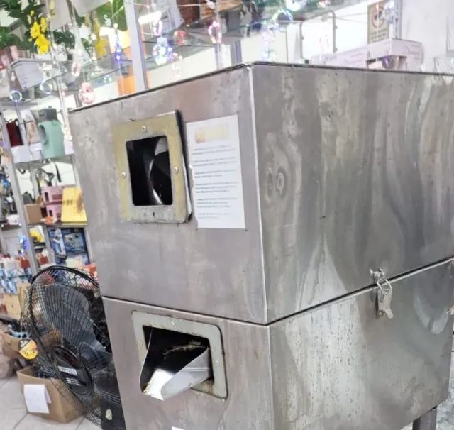 Máquina moendo de cana