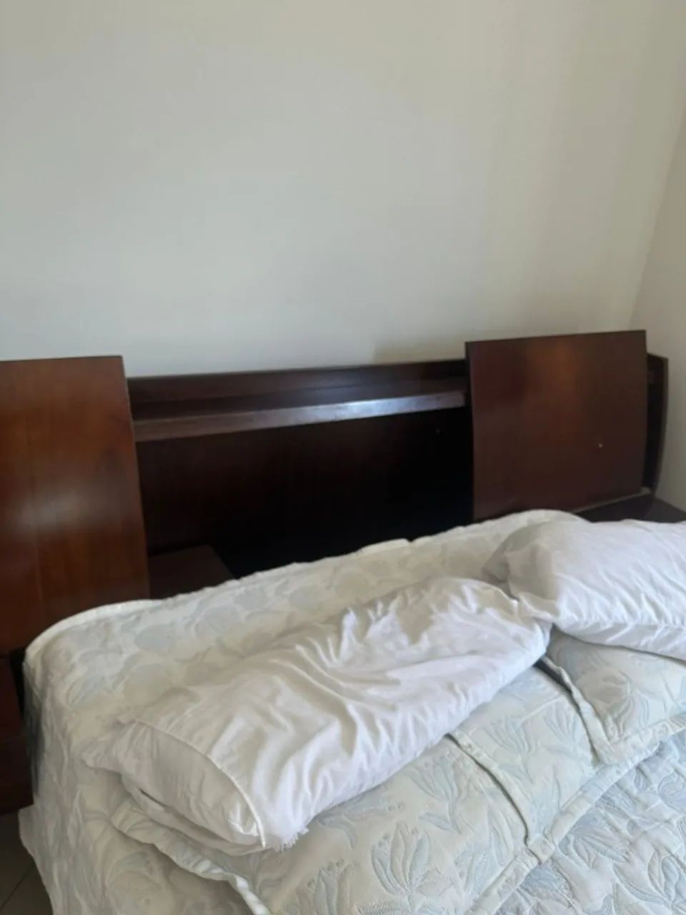 Cama de Casal Madeira Imbuia Cabeceira Gavetas e Mesa de Cabeceira - Foto 6