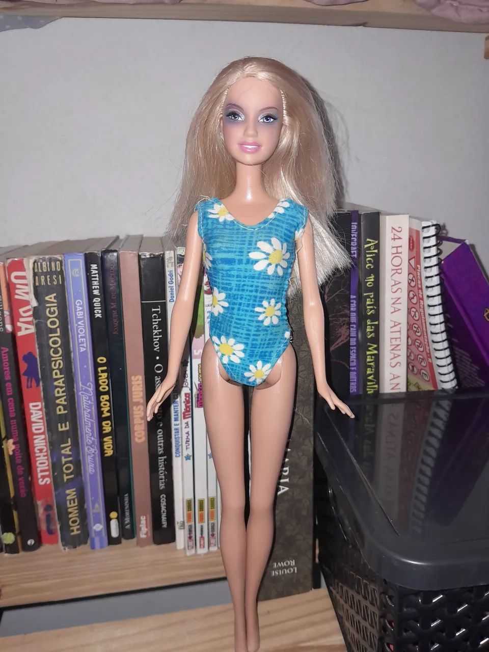 Vendo barbie antiga