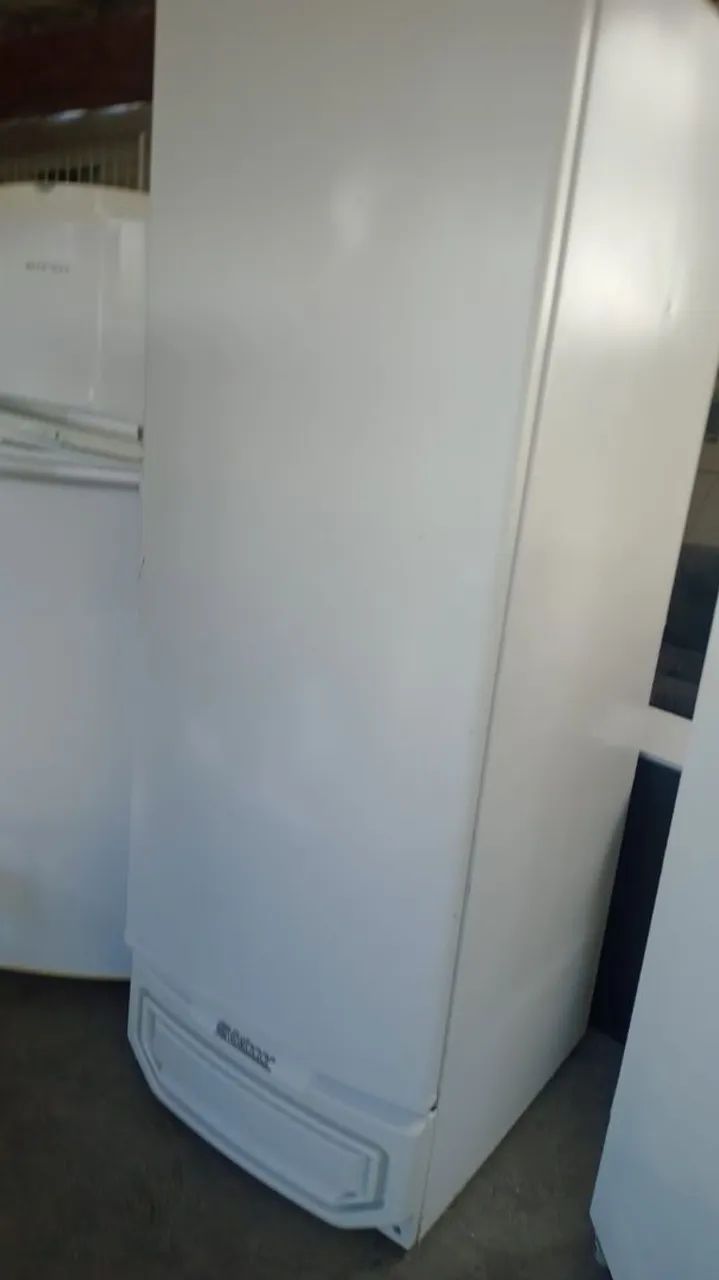 Freezer vertical Gelopar 220v funcionando  - Foto 2