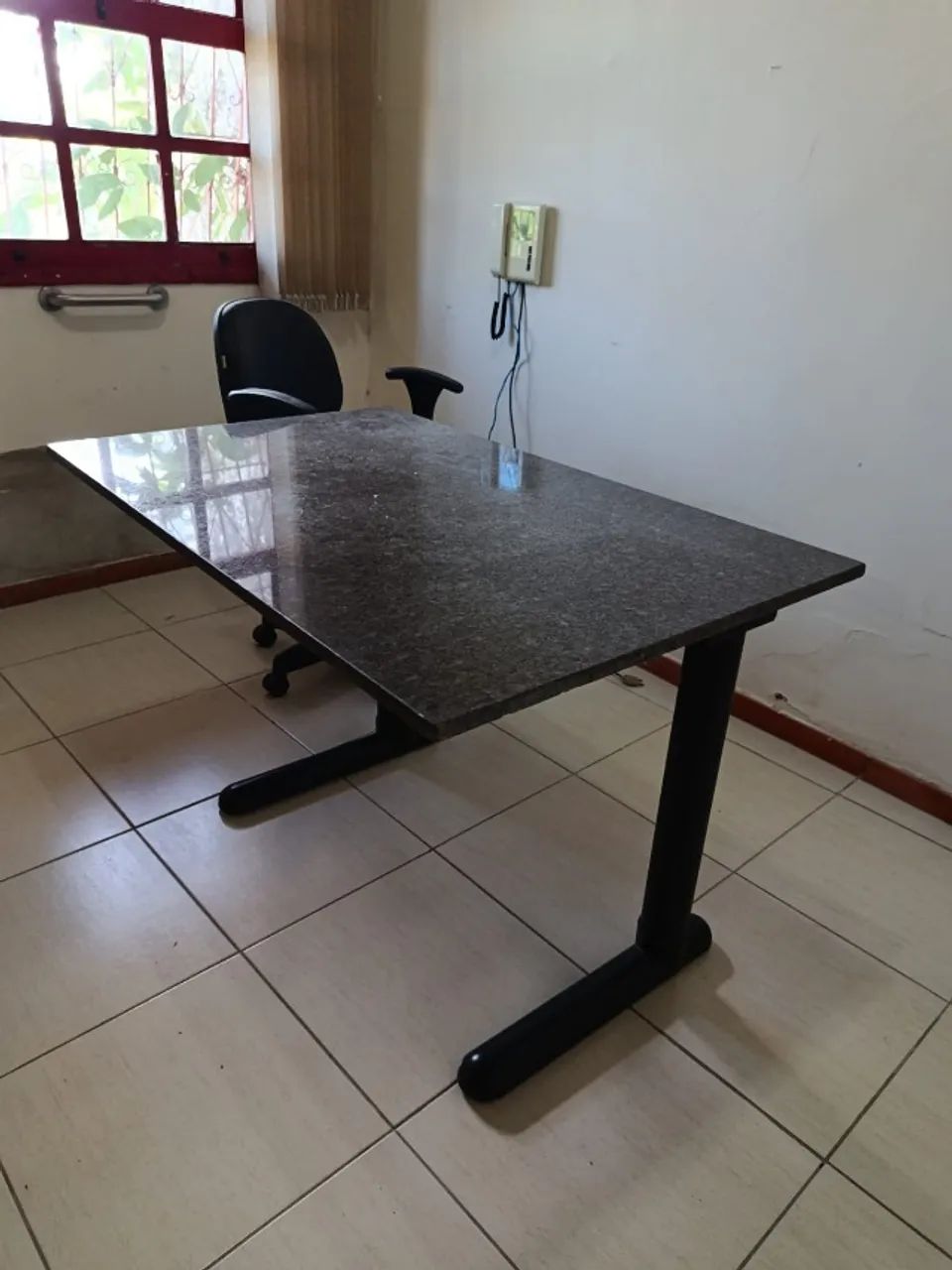 Mesa de trabalho tampo de granito - Foto 4