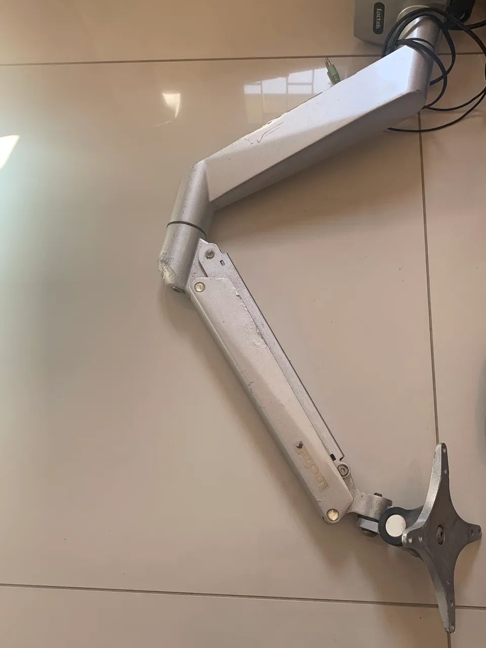Monitor Support445600520838195200