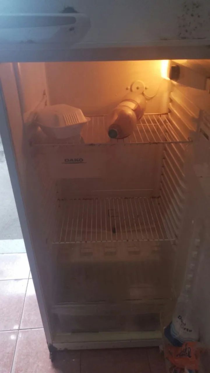 Vendo Geladeira 