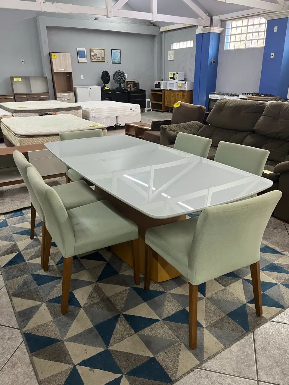 Mesa de Jantar Laqueada com 6 cadeiras 