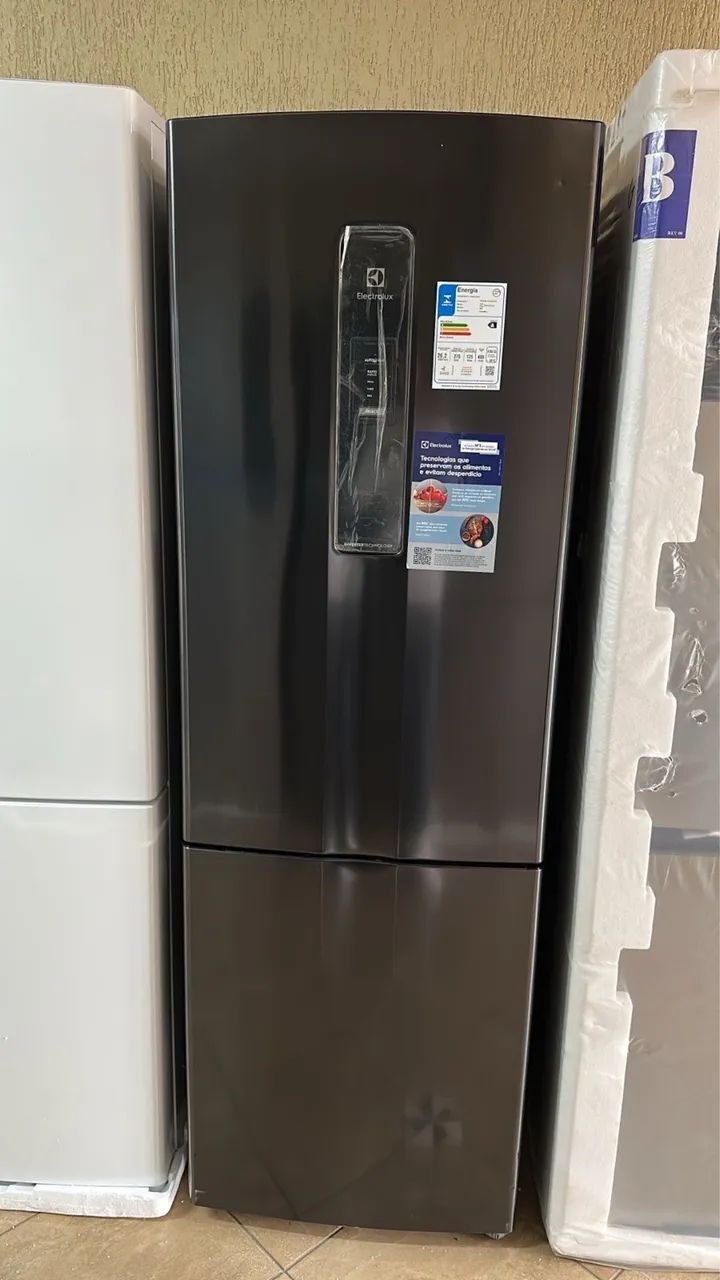 GELADEIRA ELECTROLUX 400L PRETA - Geladeiras e Freezers