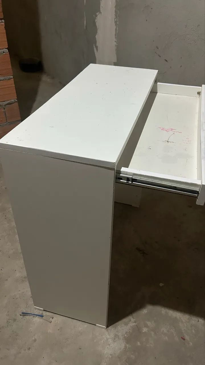 ? Escrivaninha / Penteadeira Compacta Branca com Gaveta - Perfeito Estado! - Foto 2