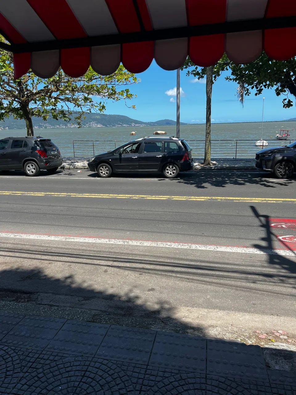 Única hamburgueria do bairro - frente mar  - Foto 4