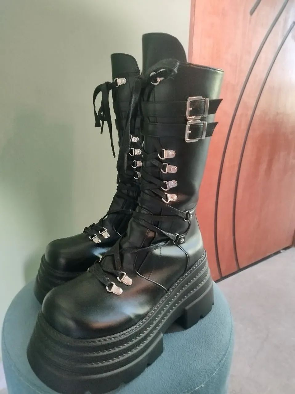 Bota preta punk