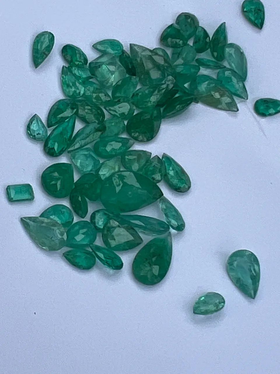 Esmeralda e joias 