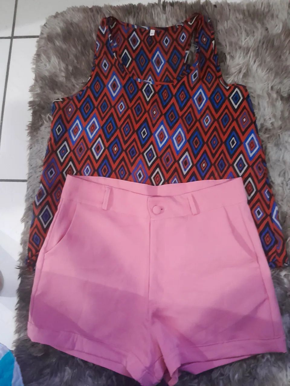 Conjunto short e blusa n° 42
