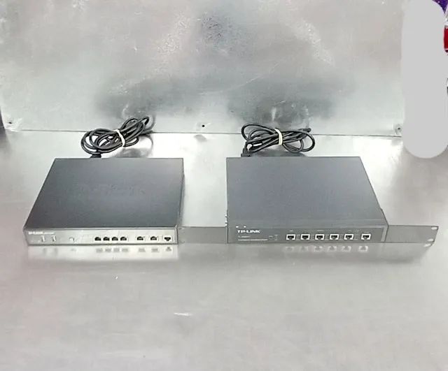 02 Roteadores TP e  D-Link 