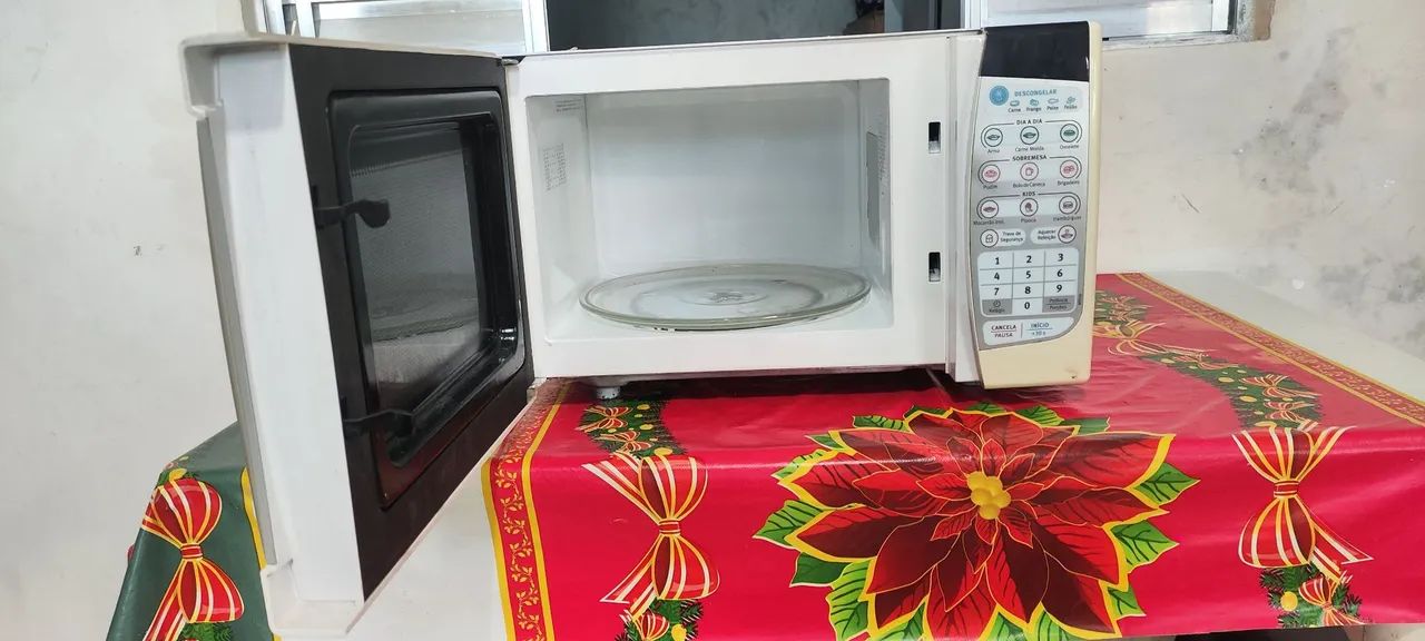 Vende-se microondas Eletrolux 220 volts - Foto 2