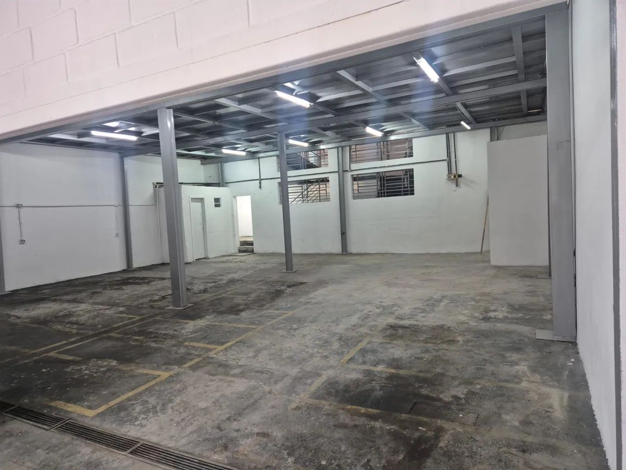 Alugo ótimo galpão na Avenida Pedro II - Foto 5