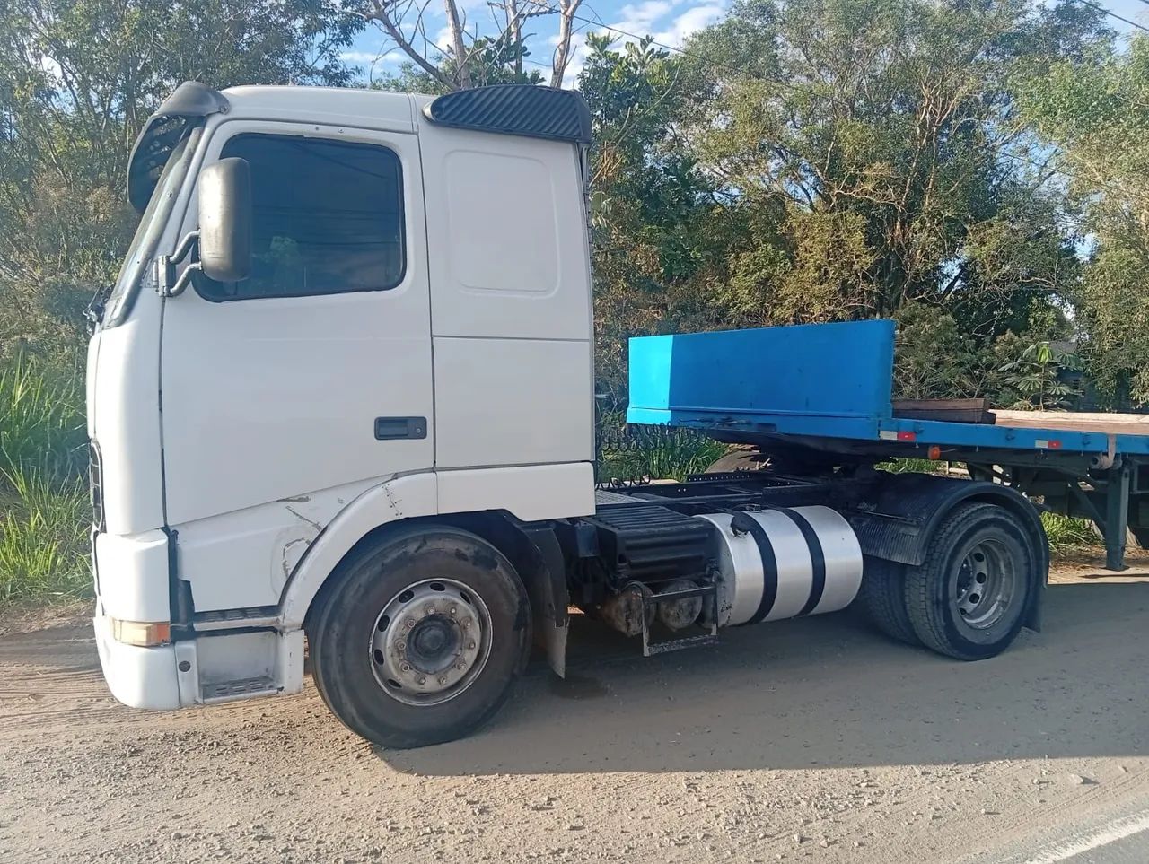 FH 380 4x2 com serviço  - Foto 5
