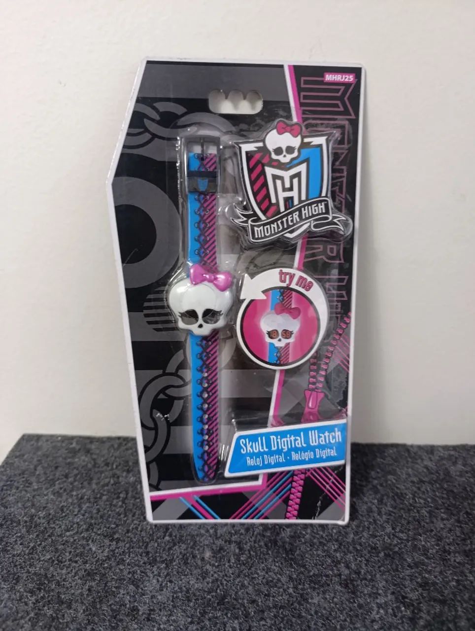 Relógio Monster High de caveira 