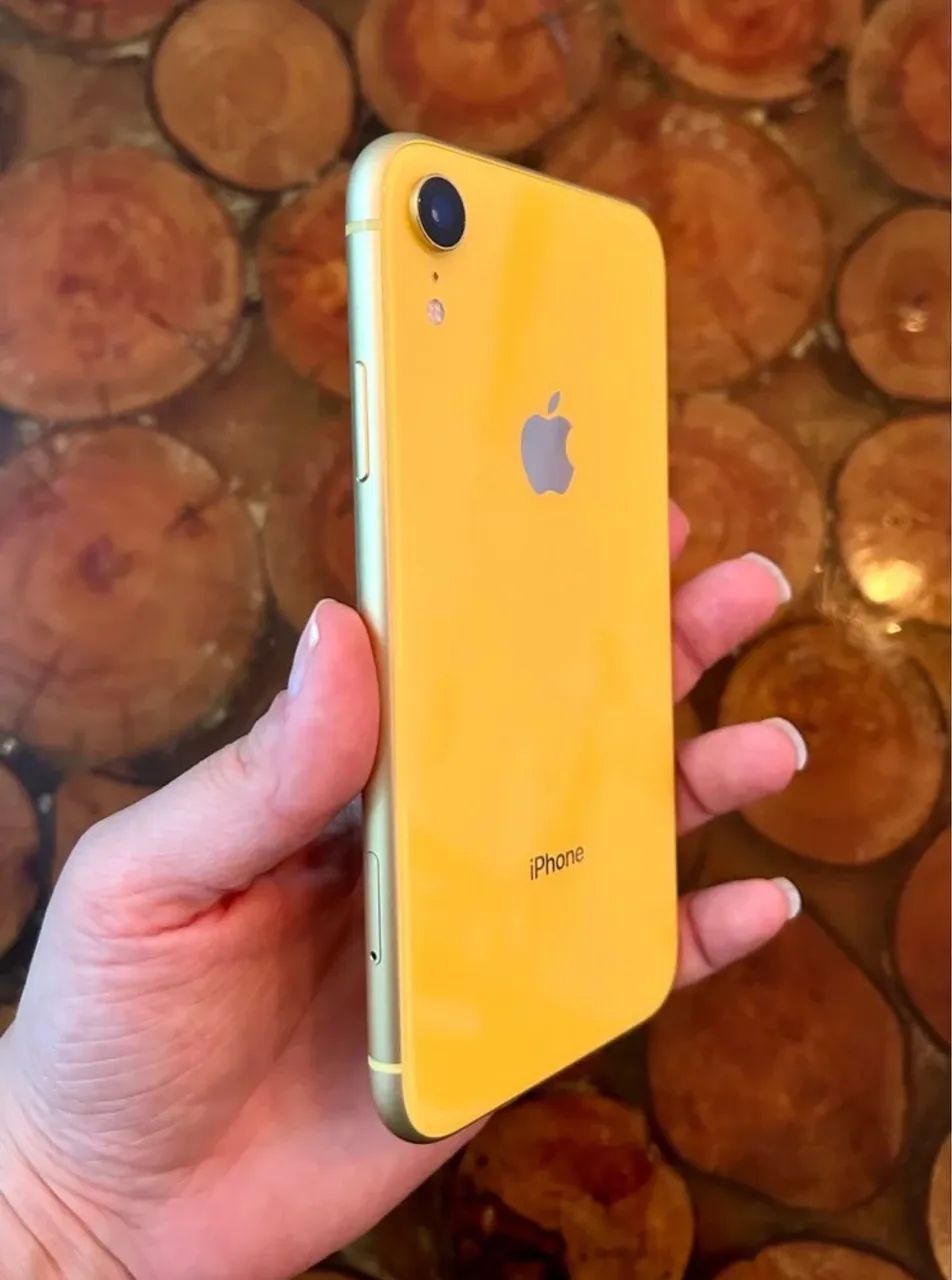 iPhone XR cor amarela 128gb. - Celulares e Smartphones - Taquara