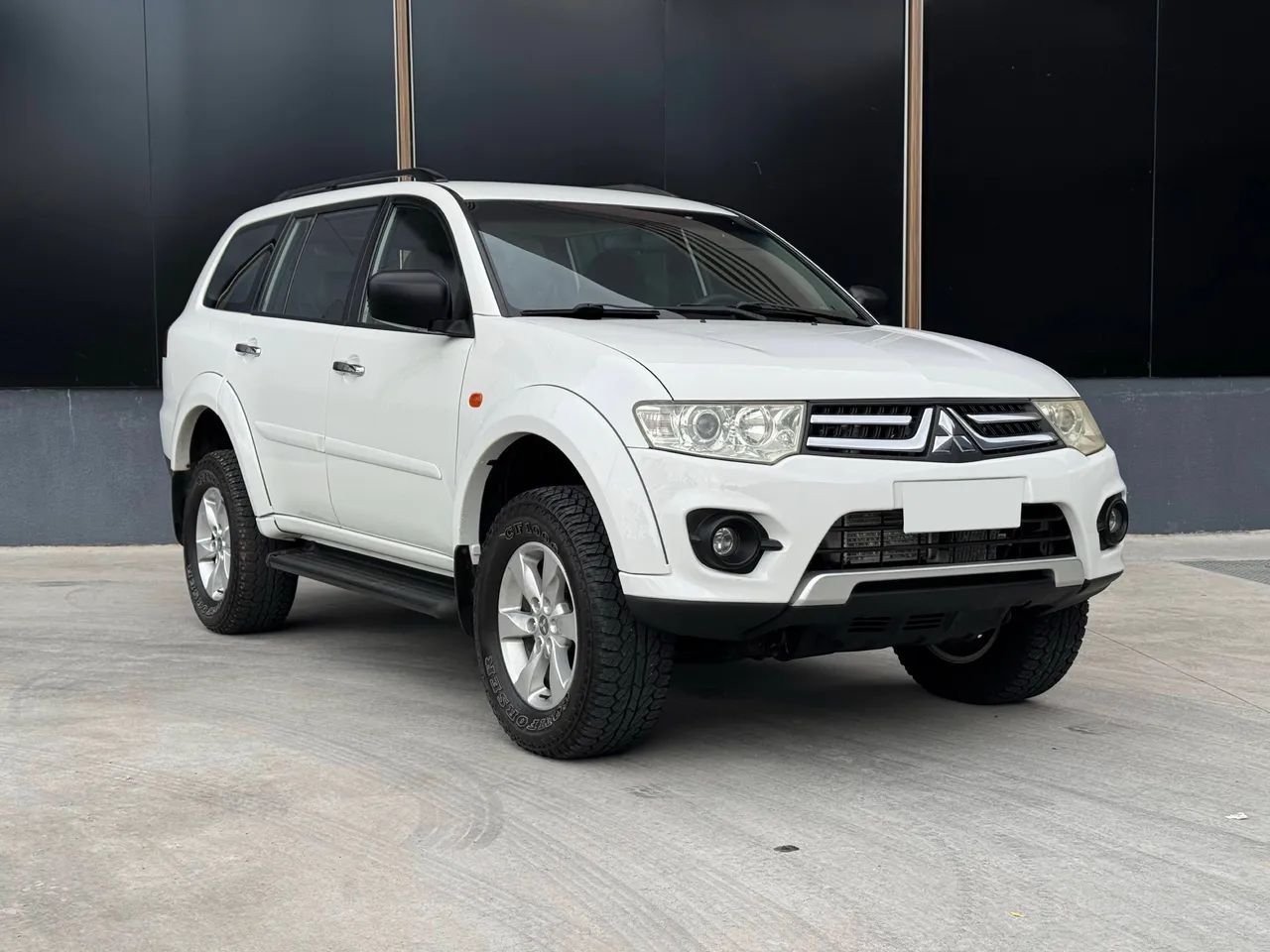 Mitsubishi Pajero 2016