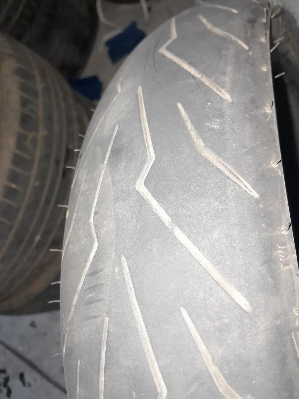 Pneu 110/70 R17 diablo rosso 3 meia vida - Foto 3