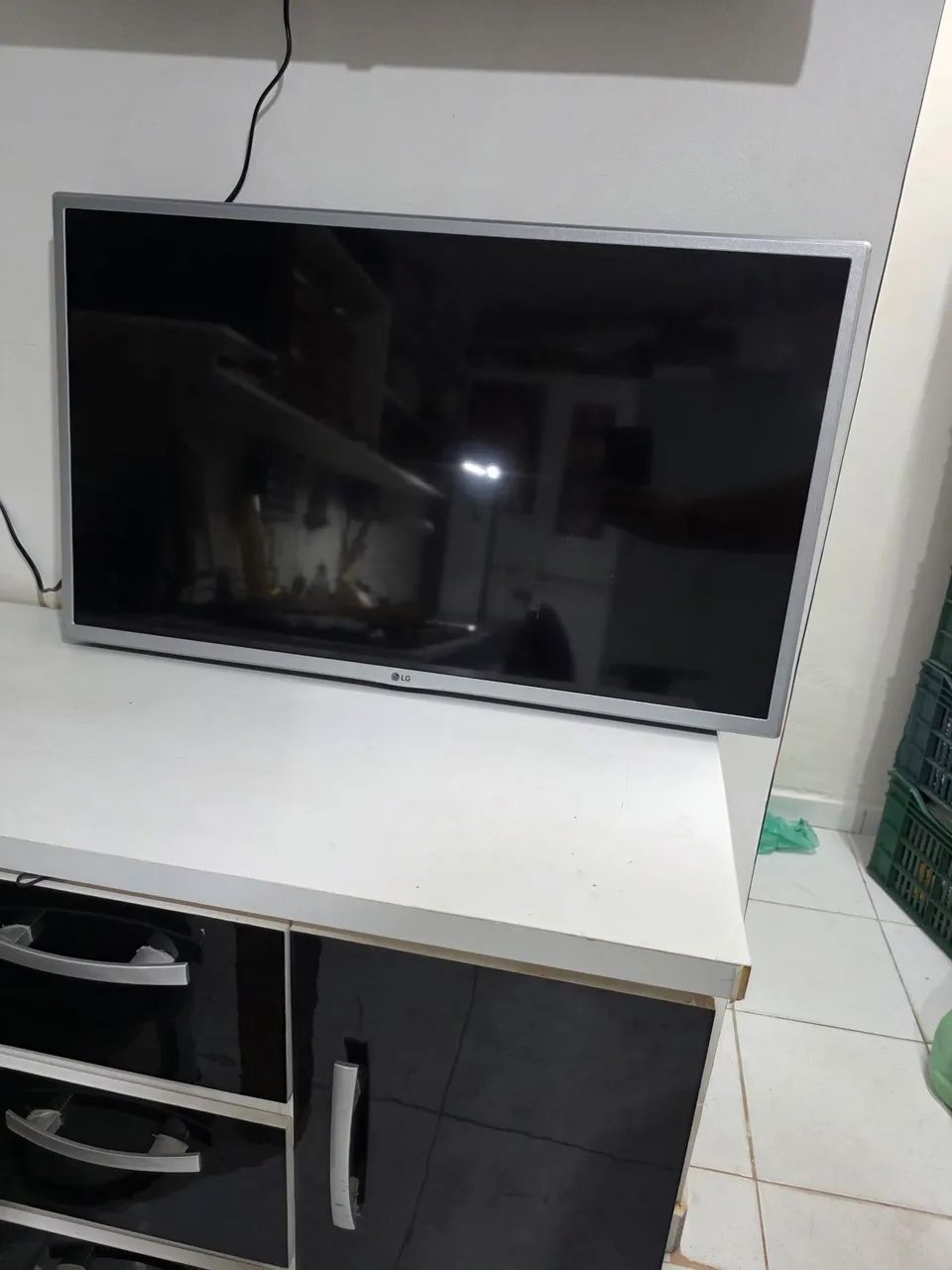 Vendo smart tv de 32" LG bem conservada e funcionando tudo perfeito! - Foto 2