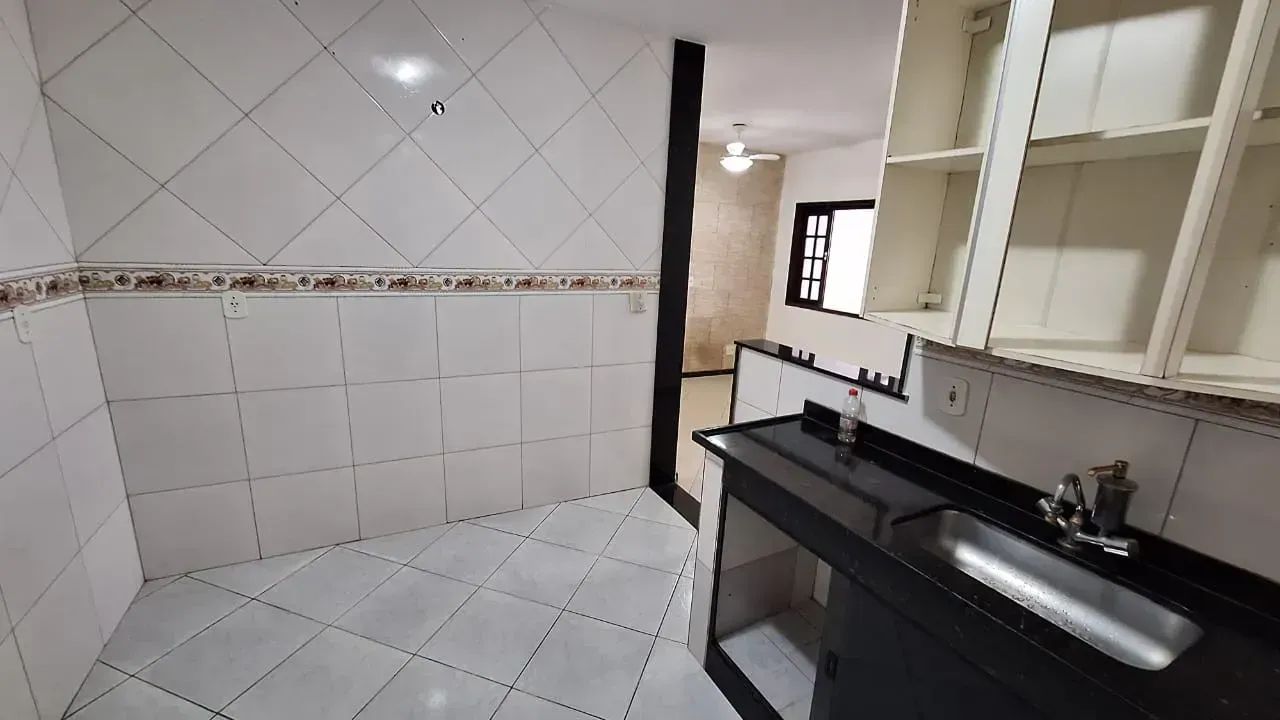Linda casa bem localizada!