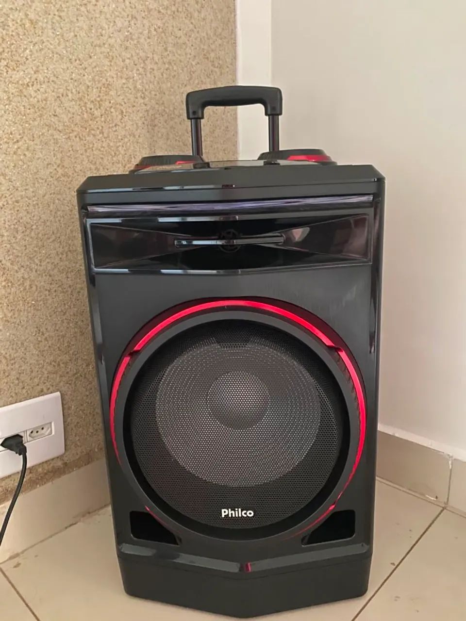 Vendo caixa de som ou troco por mesinha de jantar