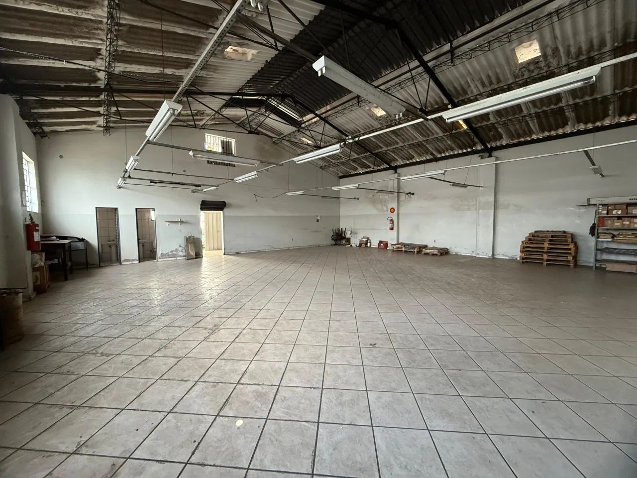Galpão para venda no Bairro Bonfim com 400m² - Foto 2
