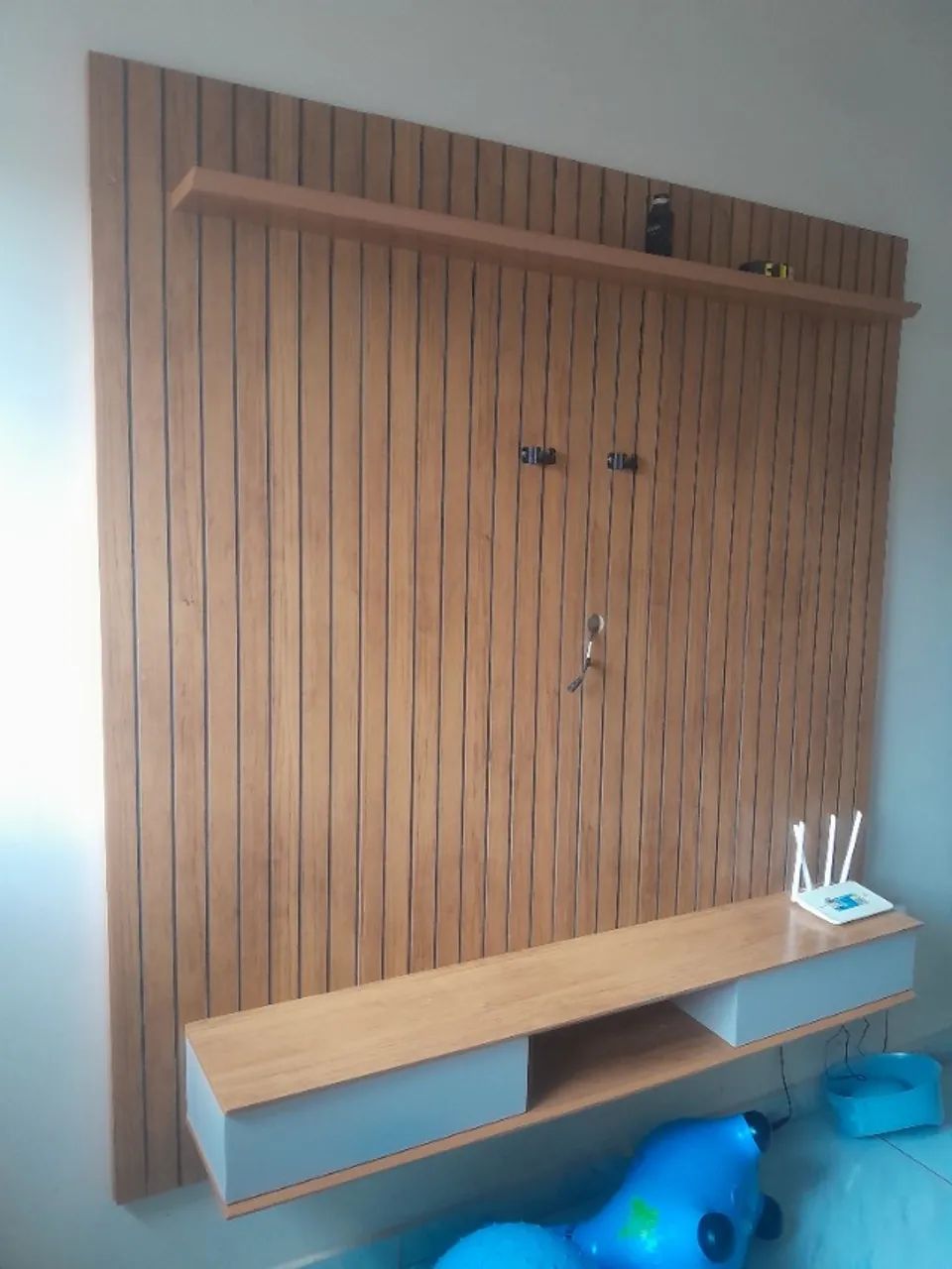Painel com rack 