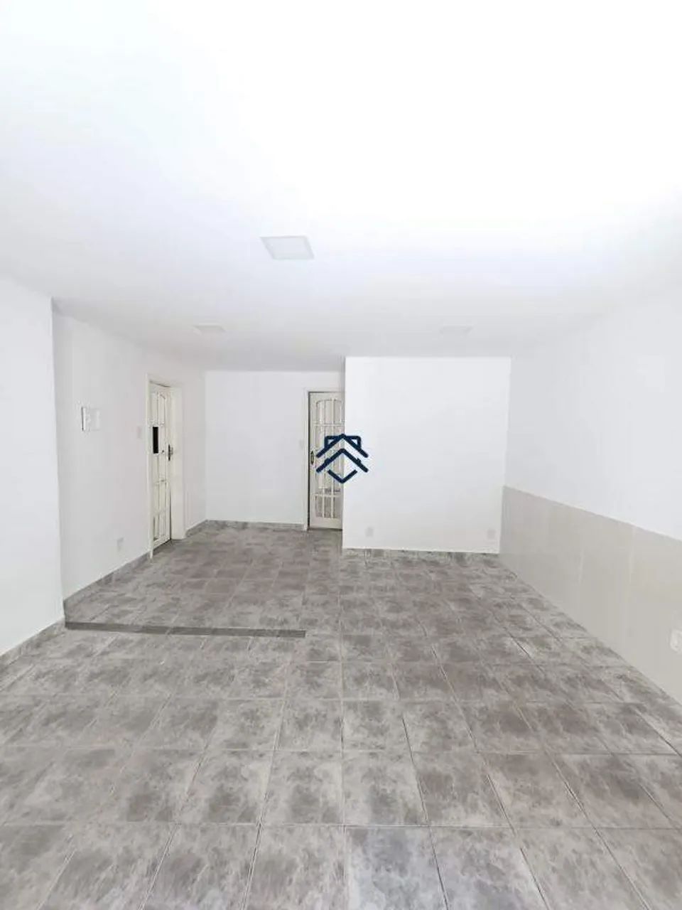 Loja Comercial para Aluguel no Méier | 32 m² | 2 Banheiros