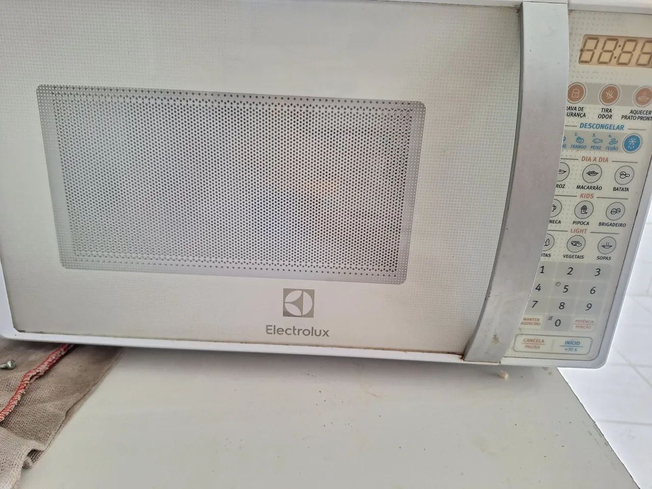 Microondas funcionando electrolux 