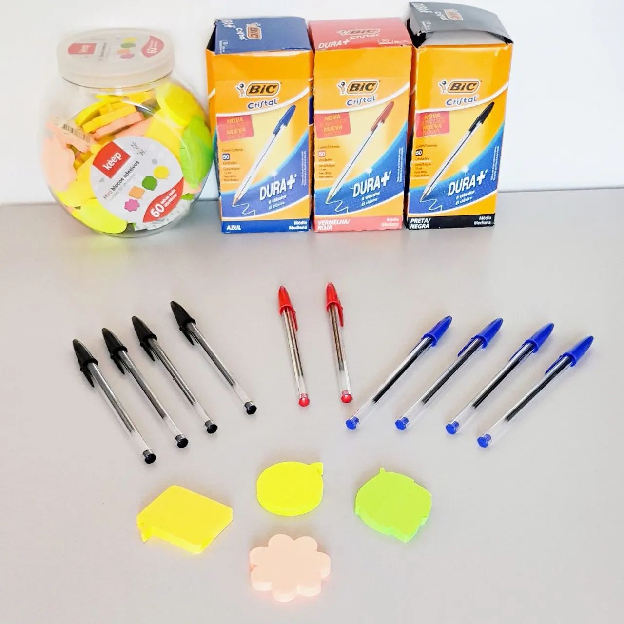 Kit 10 Canetas Bic + 4 Blocos Post-it Formato Divertido - Foto 2