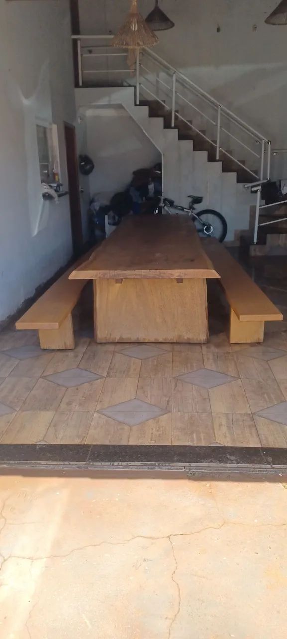 Mesa rústica  madeira garapa