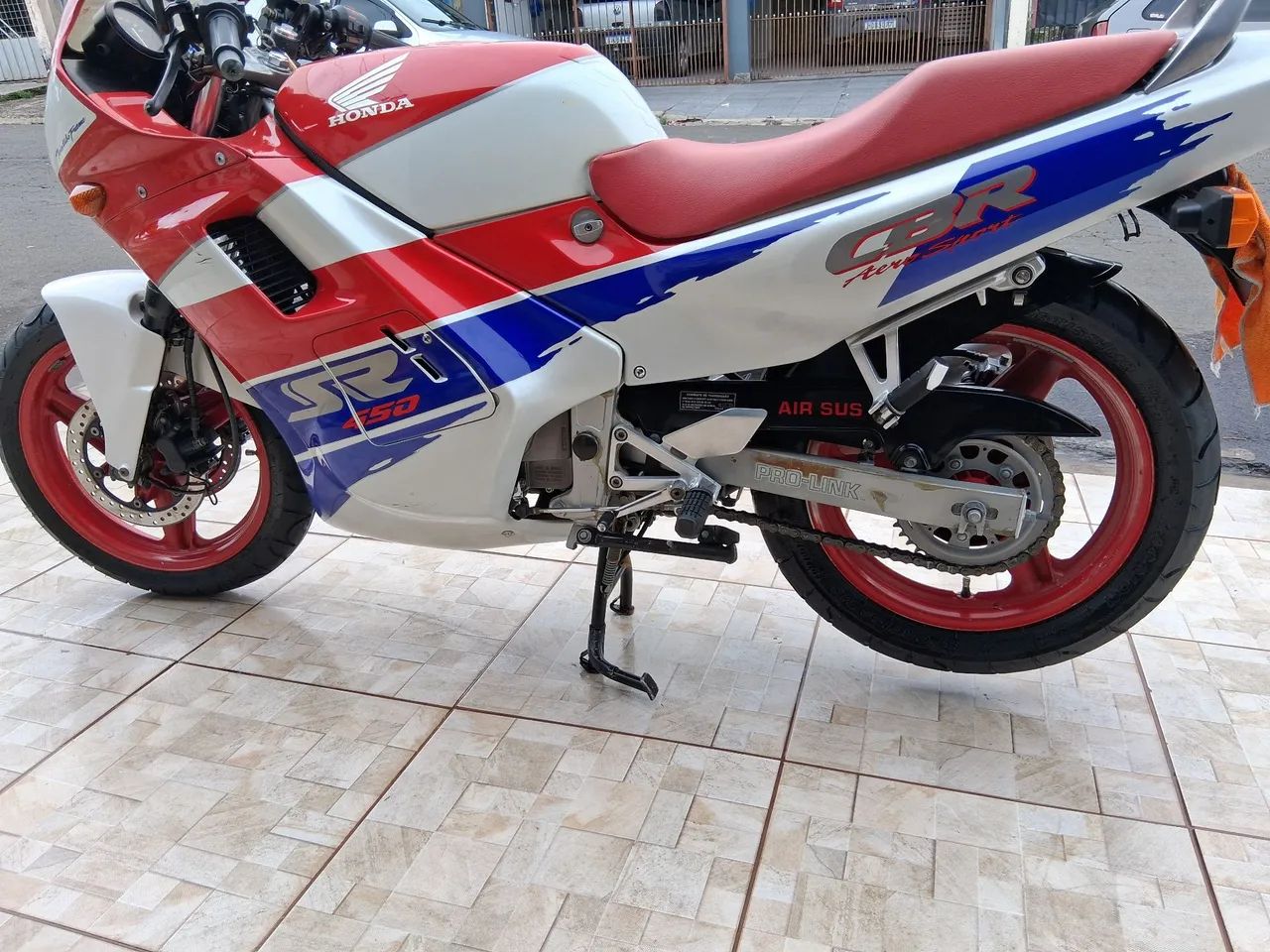 Honda CBR 450 SR  Ano 1992 - Foto 2