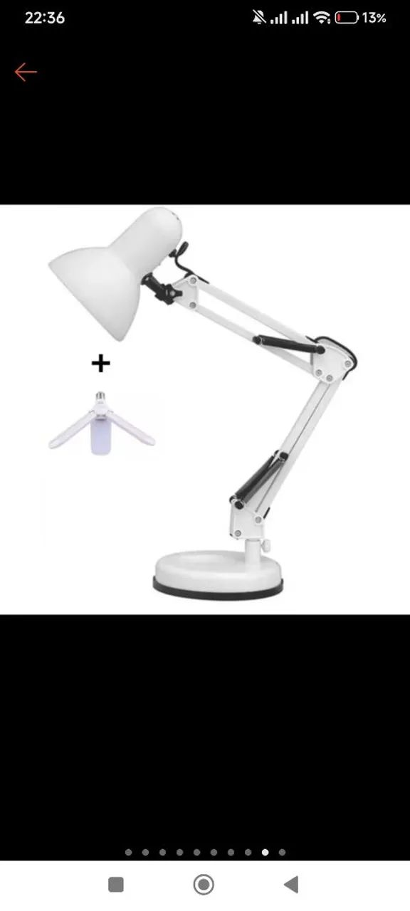2 cabines led UV e uma luminária de mesa com lâmpada pétala 