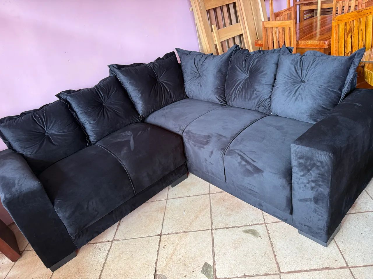Sofá novo em L em camurça preto 5 lugares  - Foto 5