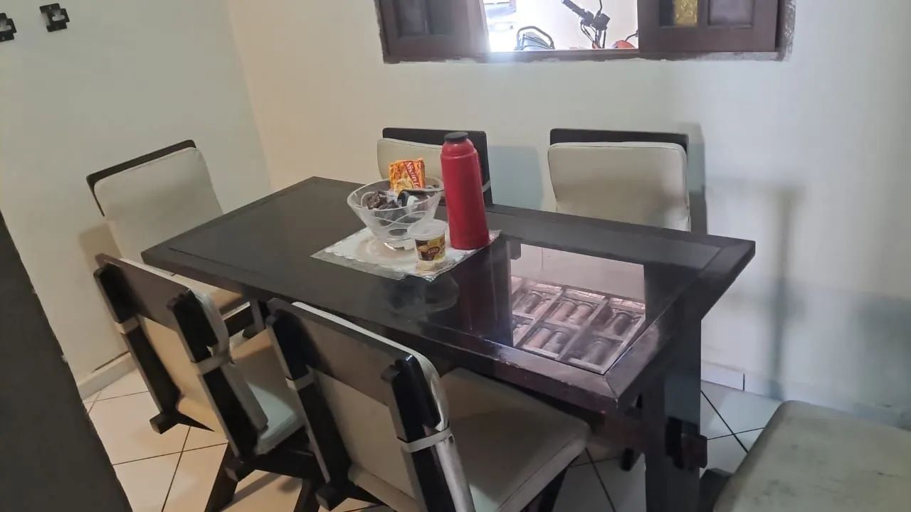 Mesa com cadeiras - Foto 3