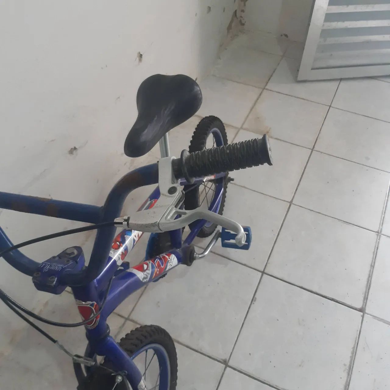 Bike infantil semi nova  - Foto 3