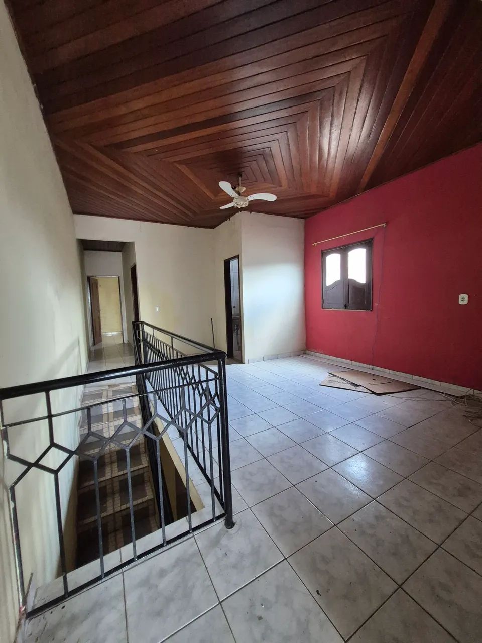 Alugo casa de com 4/4 na cidade nova 7