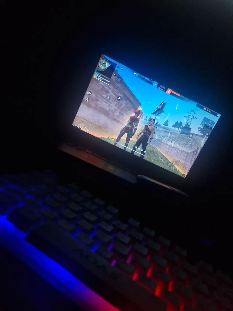 VENDO NOTEBOOK I5 | 8GB | UHD GRAPHICS 630 | RODANDO GTA RP E FREE FIRE - Foto 2